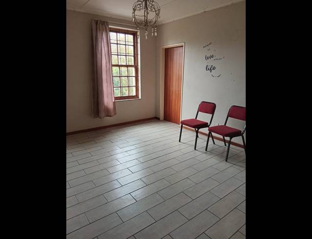 2 BEDROOM TOWNHOUSE FOR SALE IN GRAHAMSTOWN